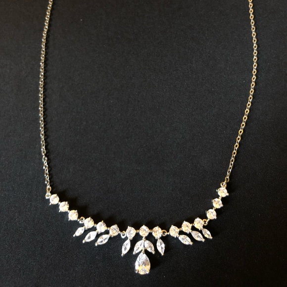 Beautiful Cubic Zirconia Necklace & Earring Jewelry Set - Picture 2 of 7